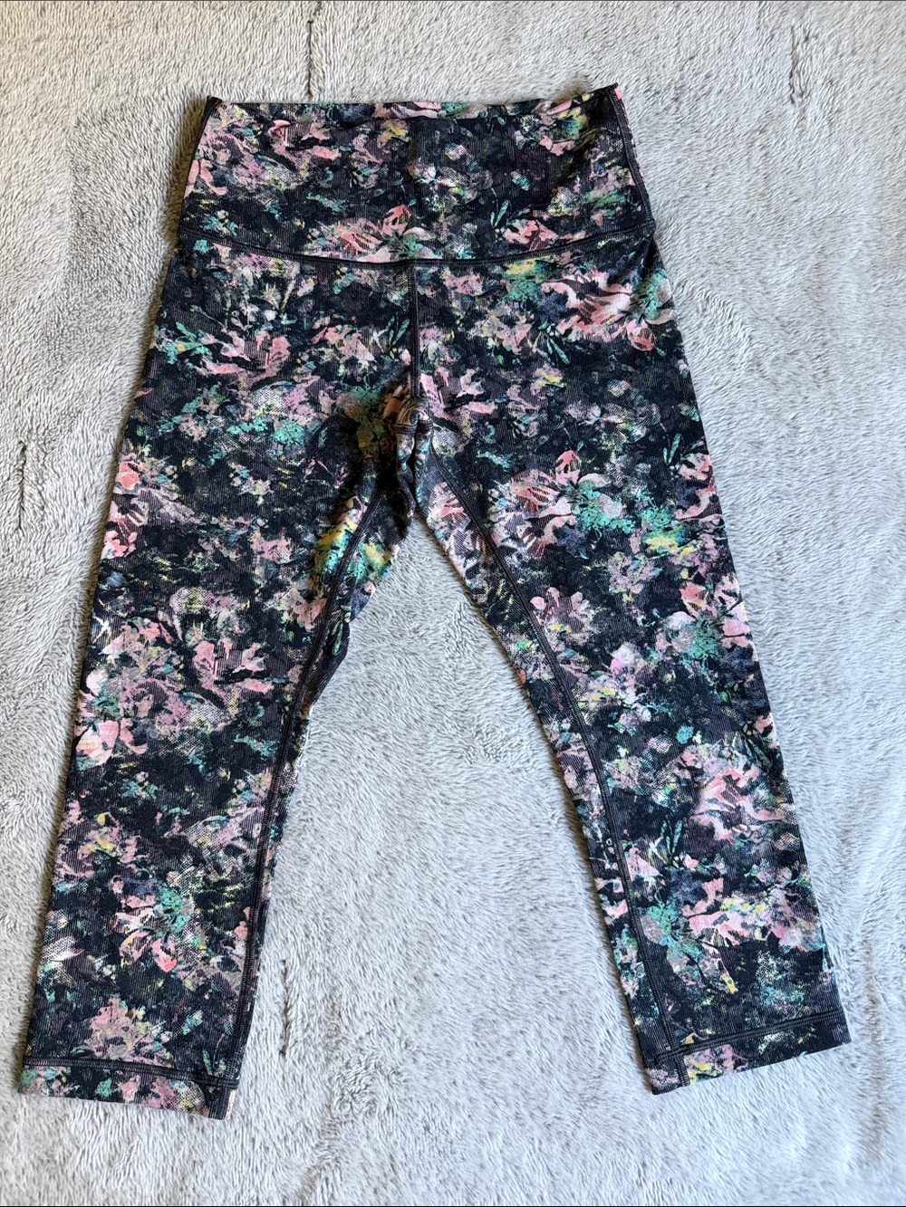 lululemon athletica Black Floral-Print Cropped Leggings